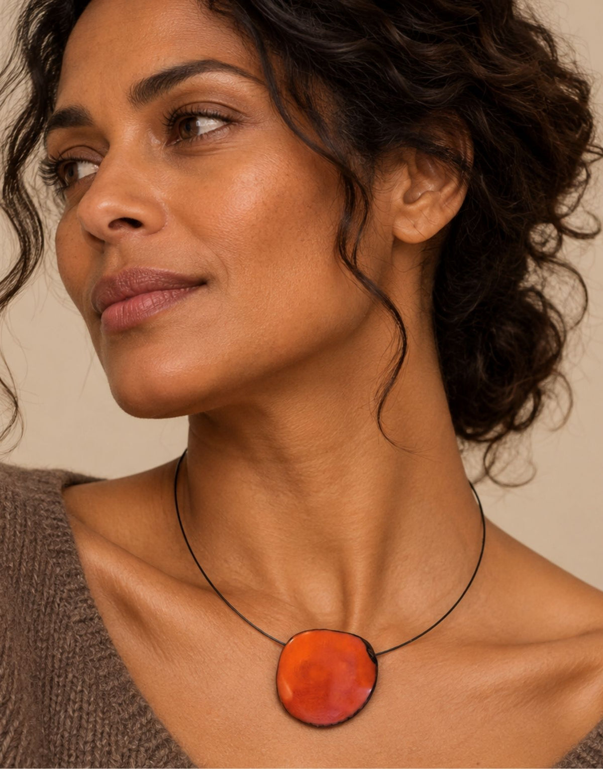 Flattened Seed Wire Necklace
