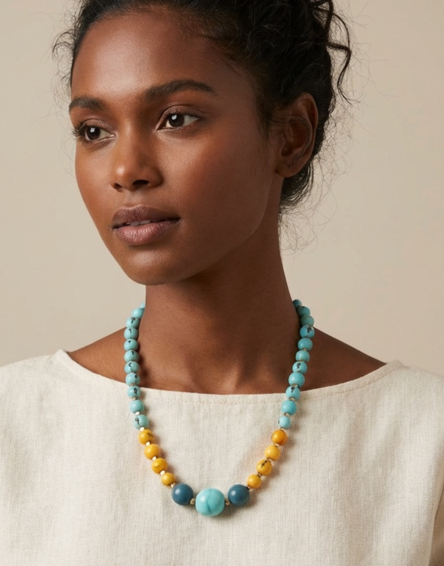 Liz Acai Necklace - light blue